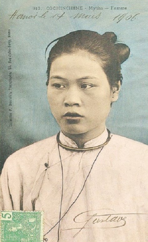 Nét đẹp sang trọng, quý phái của người phụ nữ quý tộc Việt xưa.